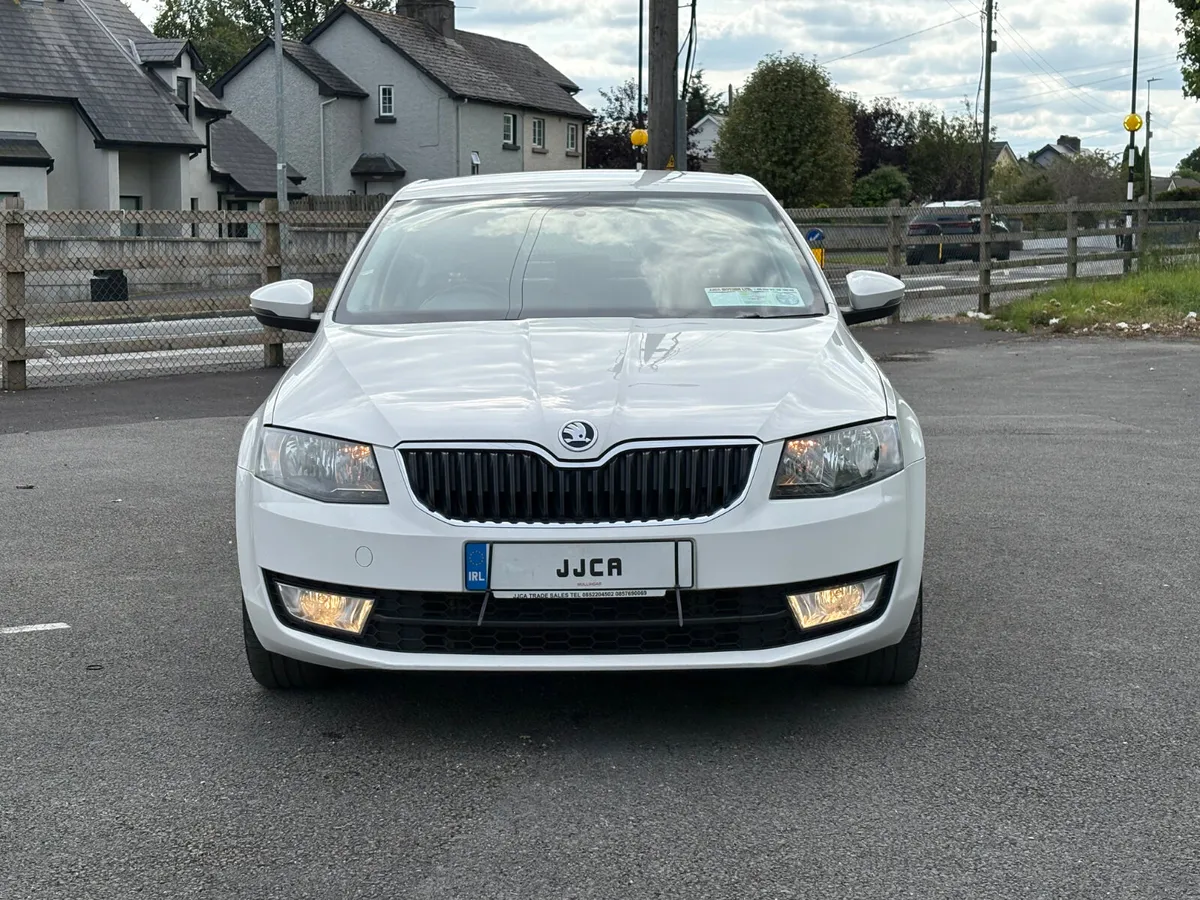 Skoda Octavia 2017 dsg automatic 1.6 TDI - Image 2