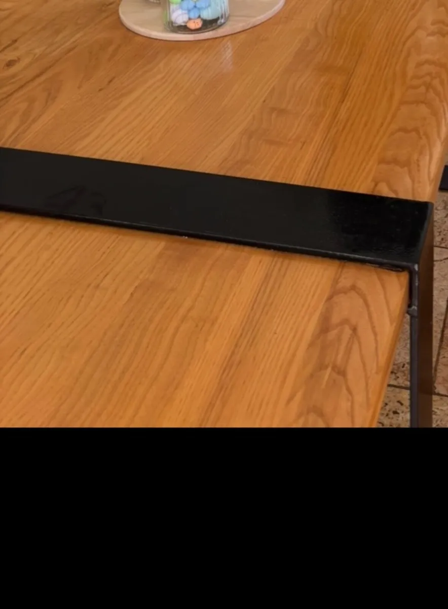 Kitchen table and chairs - Image 3