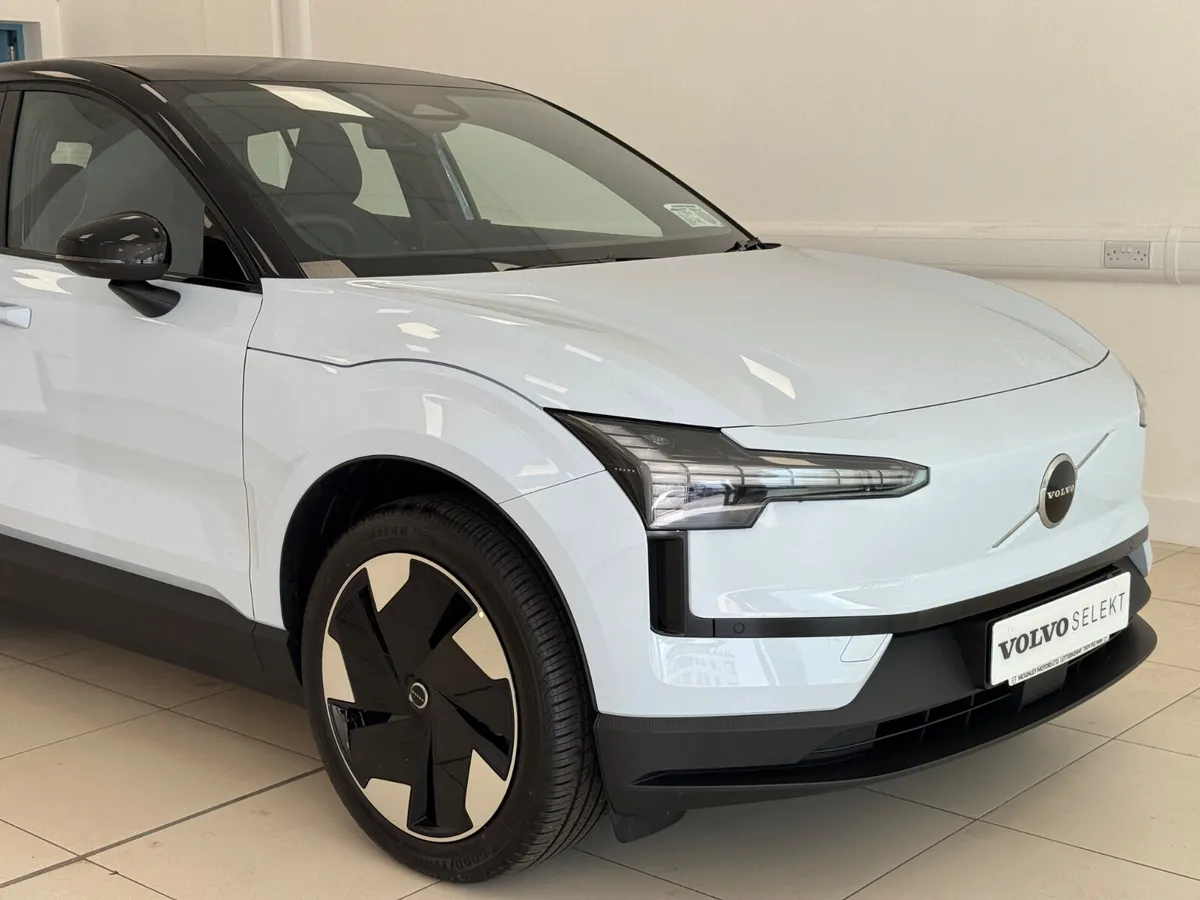 Volvo EX30 2025 - Image 2