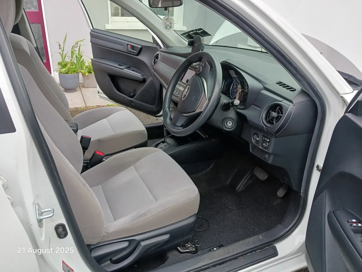 Toyota Corolla 2017 - Image 3