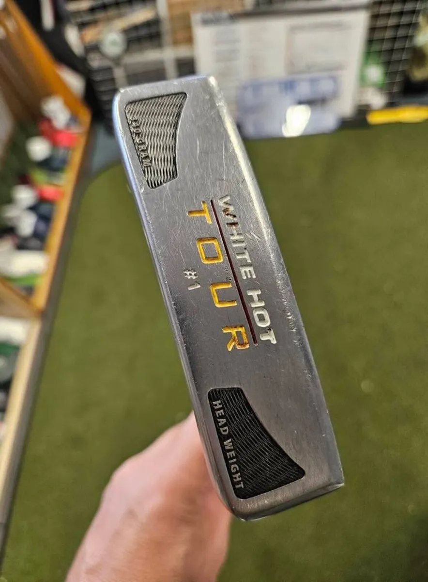 Odyssey White Hot Tour Putter - Image 1