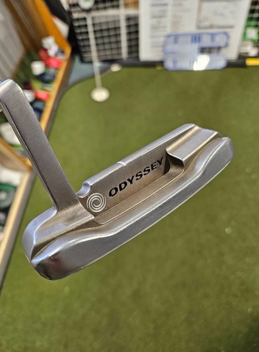 Odyssey White Hot Tour Putter - Image 2