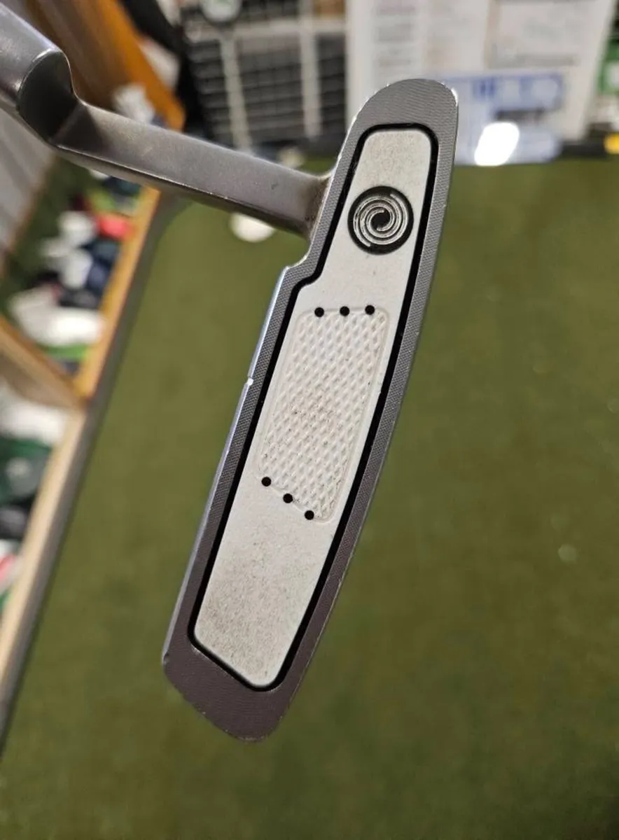 Odyssey White Hot Tour Putter - Image 3