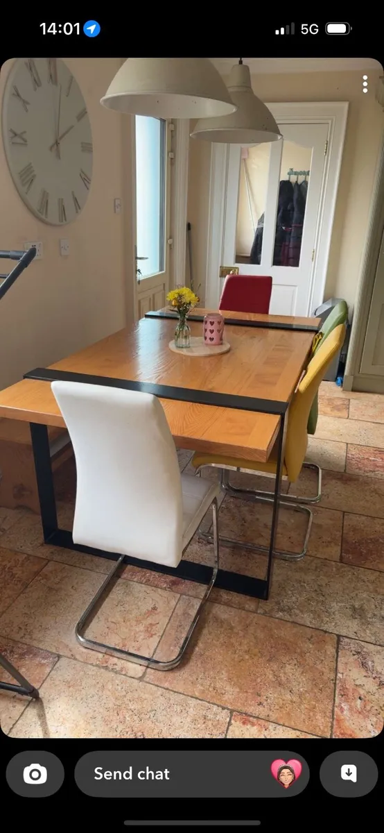 Kitchen table and chairs - Image 1
