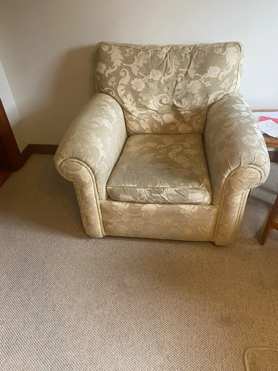 Three piece suite - Image 3