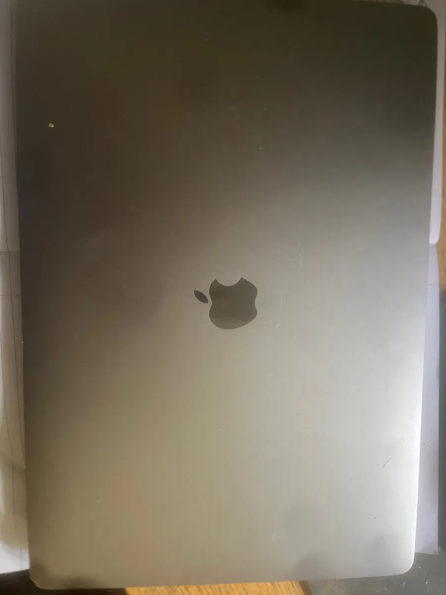 MacBook Pro 2019 - Image 2
