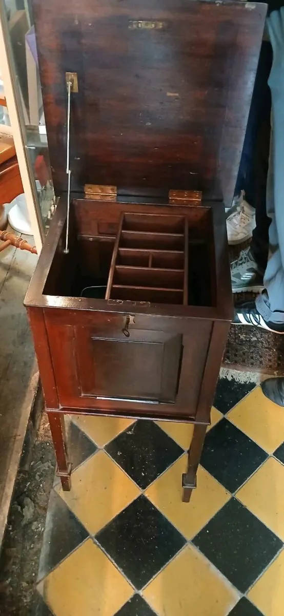 Antique Mahogany Sewing box - Image 4