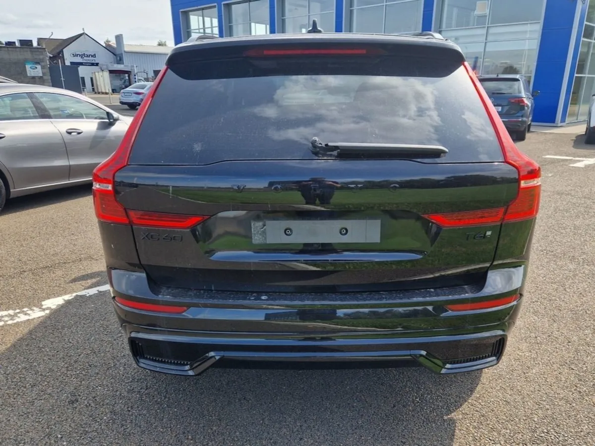 Volvo XC60  3 Xc60 Black Ed T6 Phev Awd A Plus Bl - Image 4