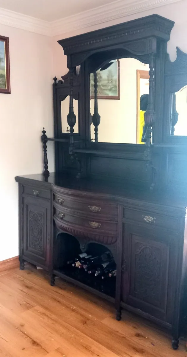 Antique mahogony room unit