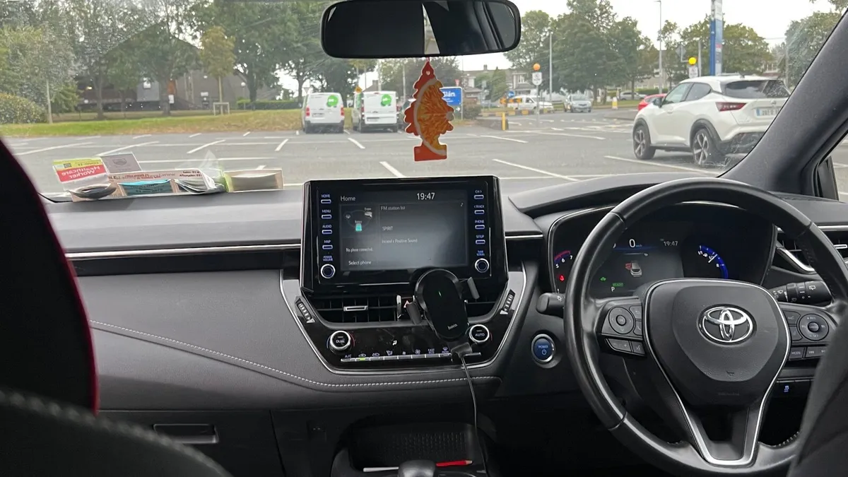 Toyota Corolla 2019 - Image 2