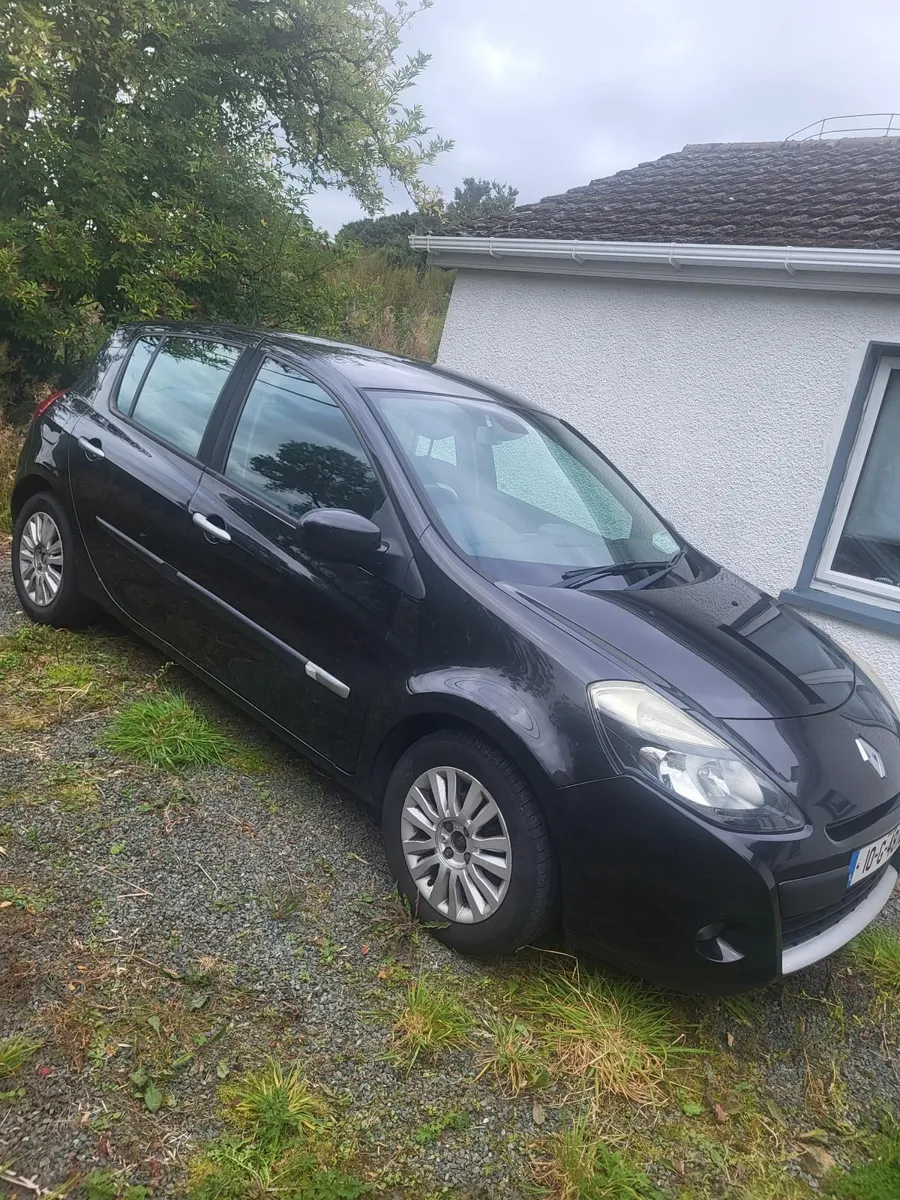 Renault Clio 2010 - Image 1