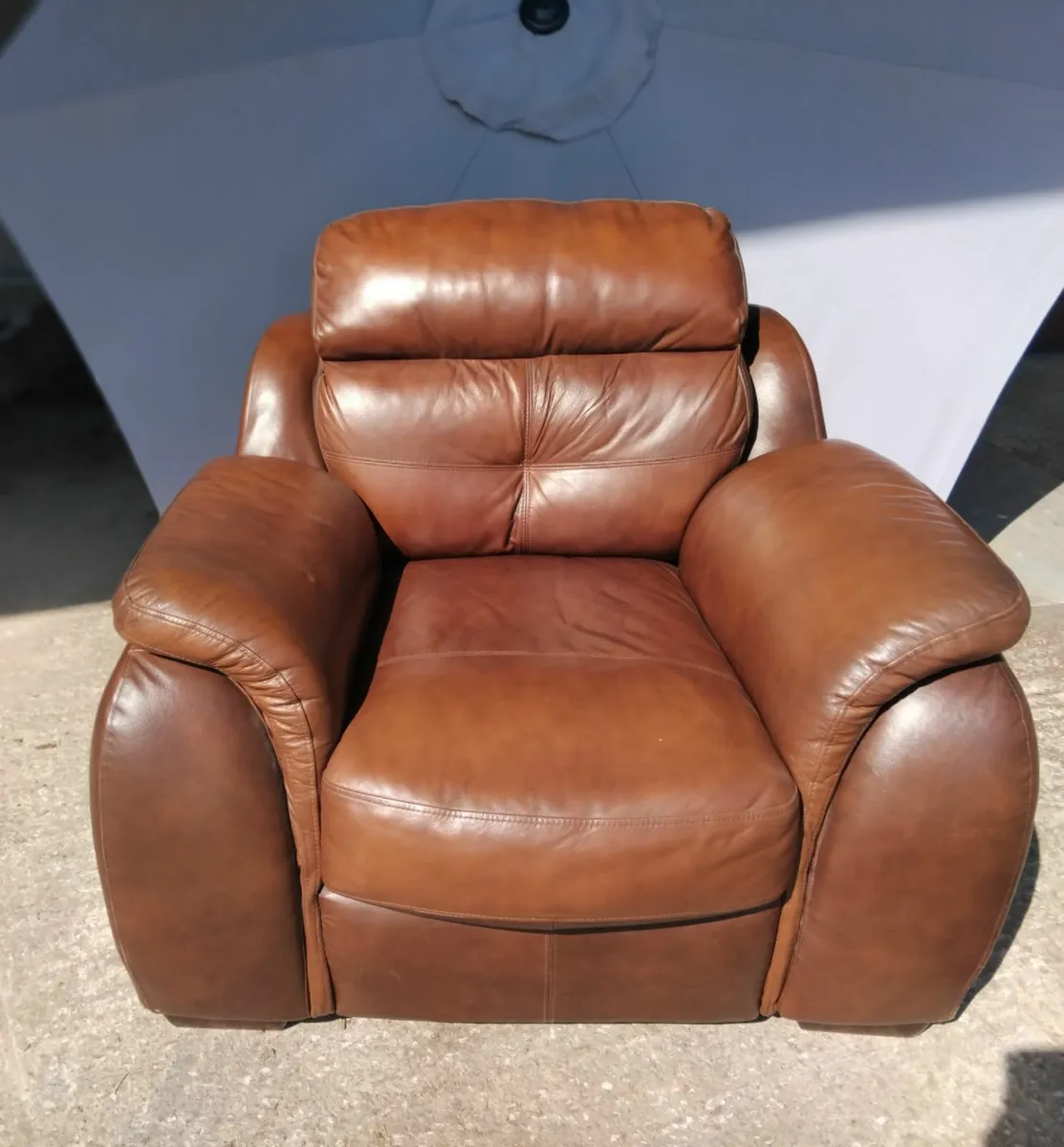 Leather armchairs - Pair - Image 1