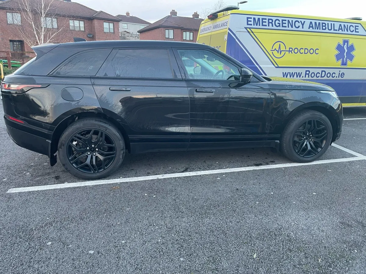 2021 Range Rover Velar 2L Diesel Black Edition - Image 3