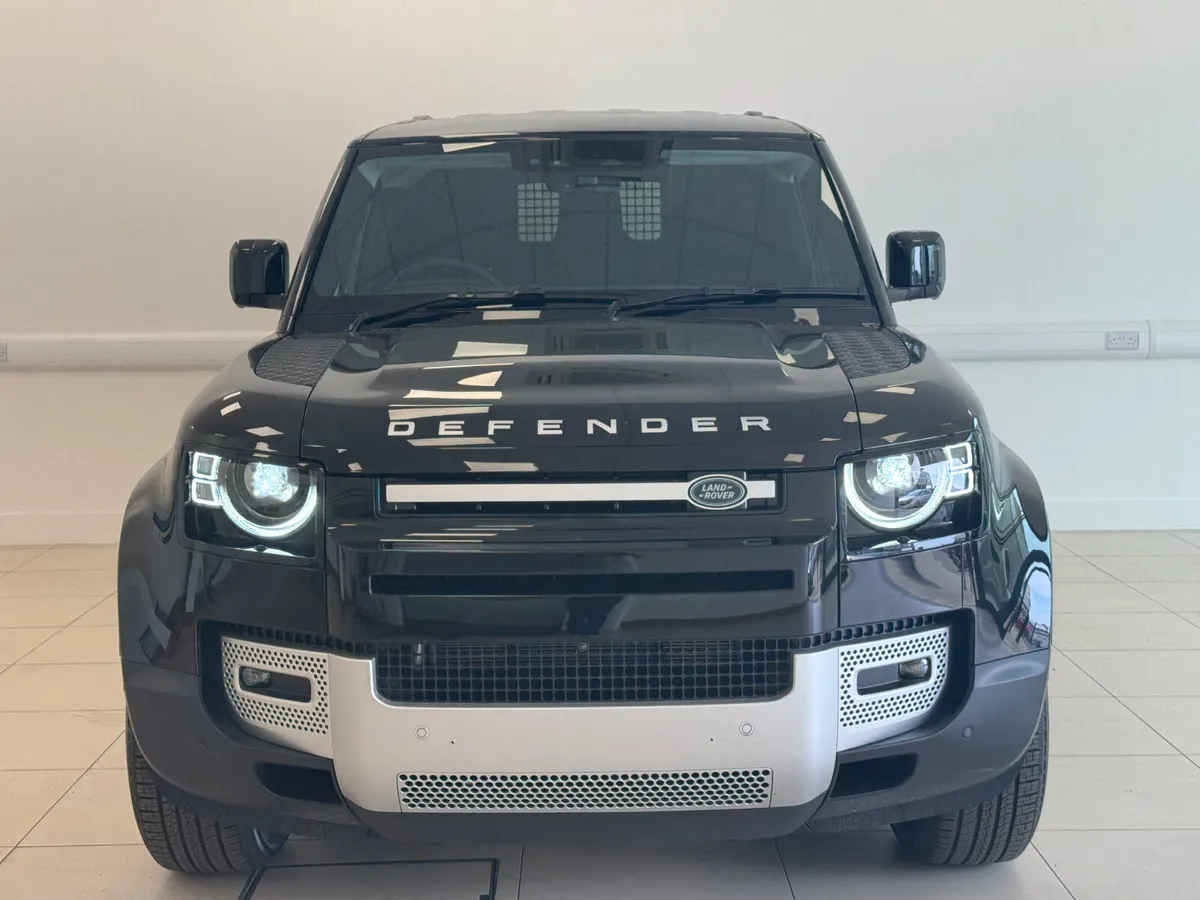 Land Rover defender 110 commercial - Image 2