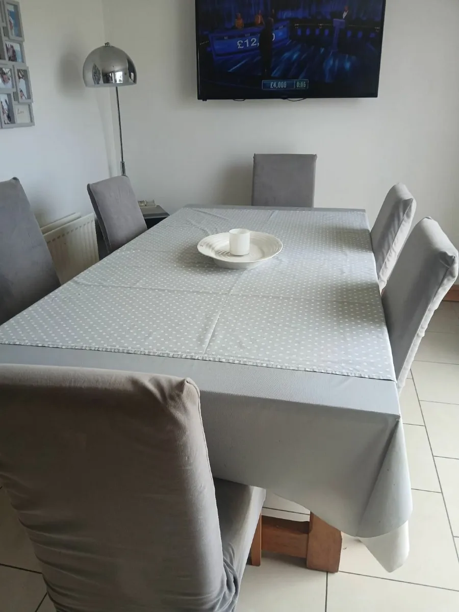 Solid wooden kitchen table with 6 chairs - Image 3