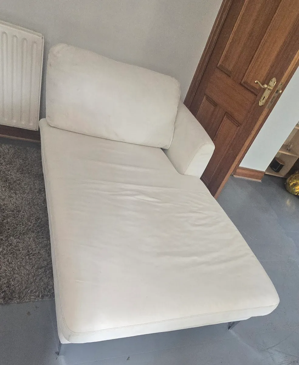 Day Bed - Image 1