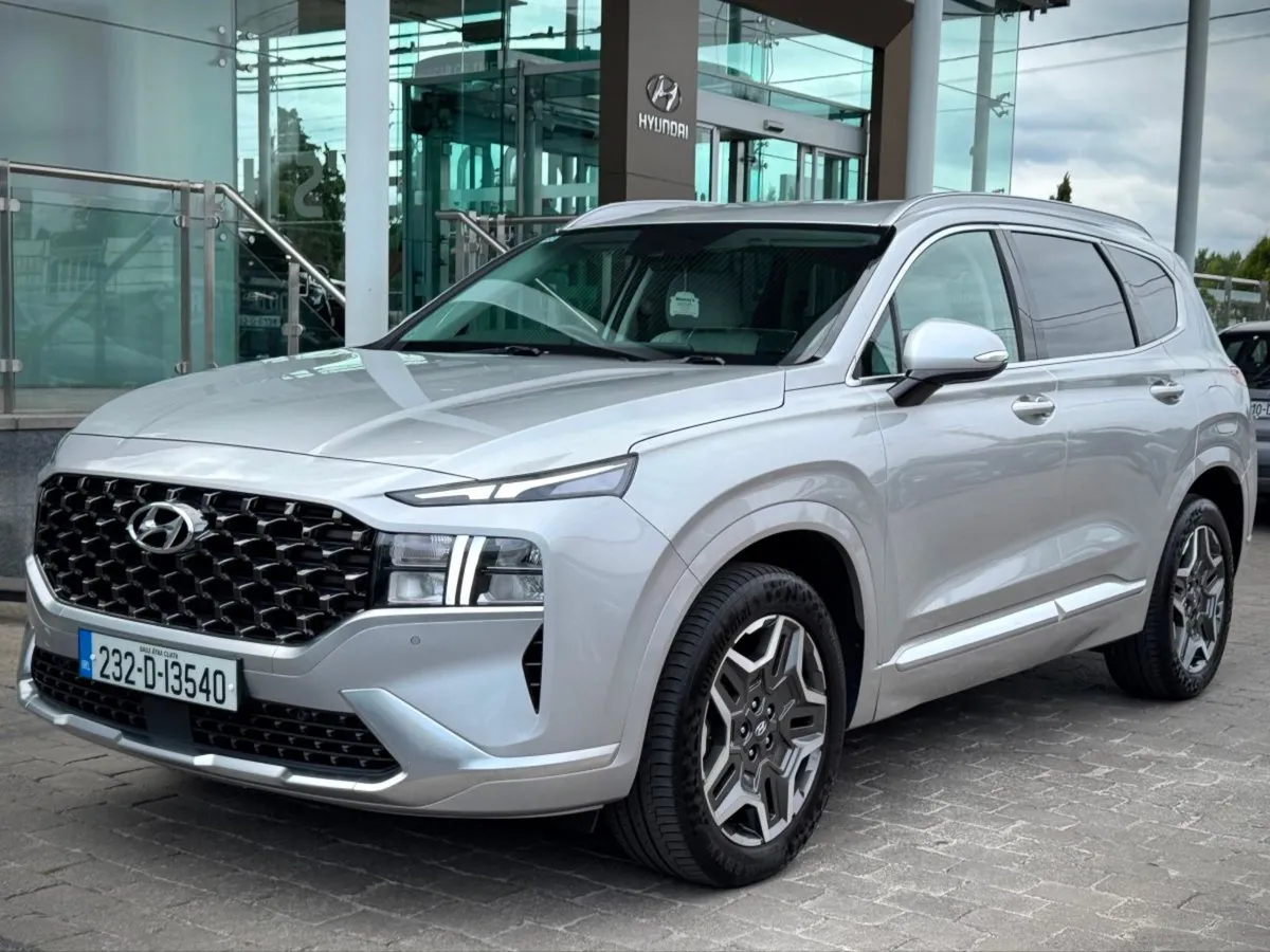 Hyundai Santa Fe 1.6 Phev 4WD Executive Plus Auto - Image 1