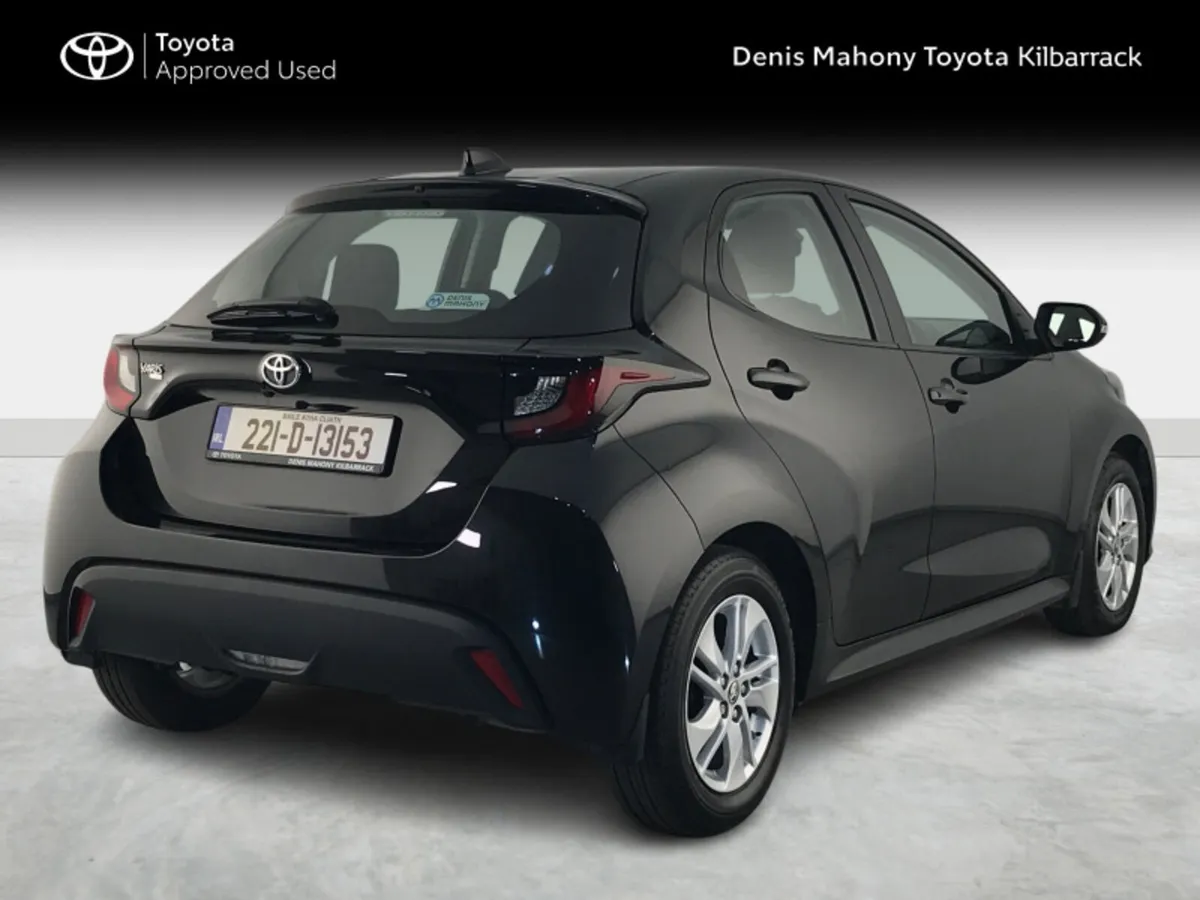 Toyota Yaris 1.0 LUNA - Image 2