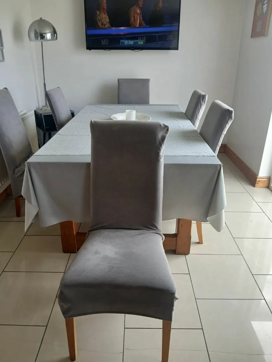 Solid wooden kitchen table with 6 chairs - Image 2