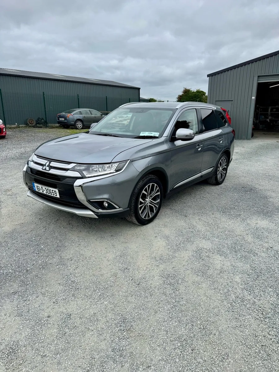 Mitsubishi Outlander 2.3dsl 4WD 7 seat..New NCT - Image 1
