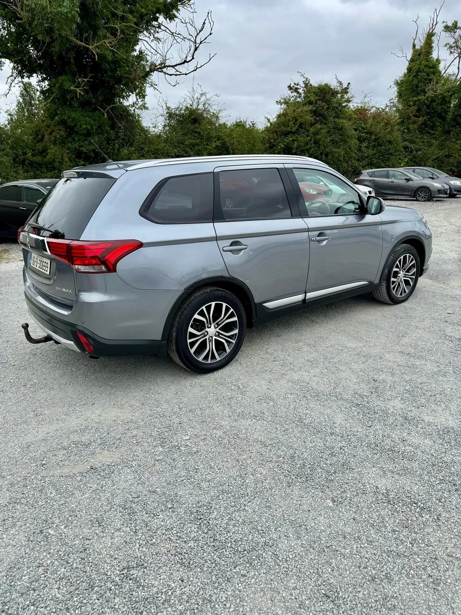 Mitsubishi Outlander 2.3dsl 4WD 7 seat..New NCT - Image 3