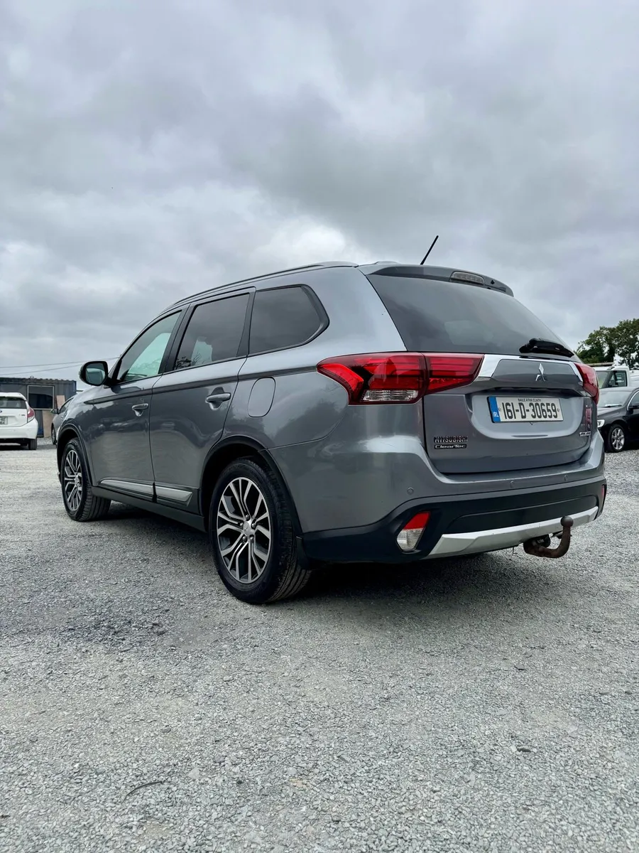 Mitsubishi Outlander 2.3dsl 4WD 7 seat..New NCT - Image 4