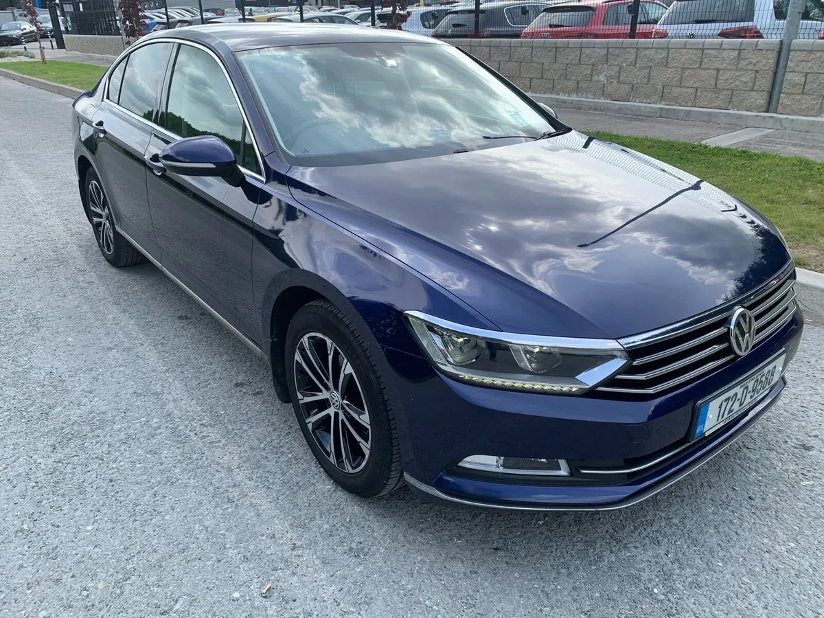 2017 Volkswagen Passat, Nctd 7/27, tax 7/25 - Image 2