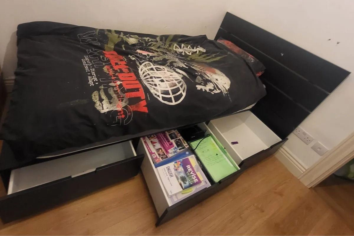 Single bed with storage - Image 1