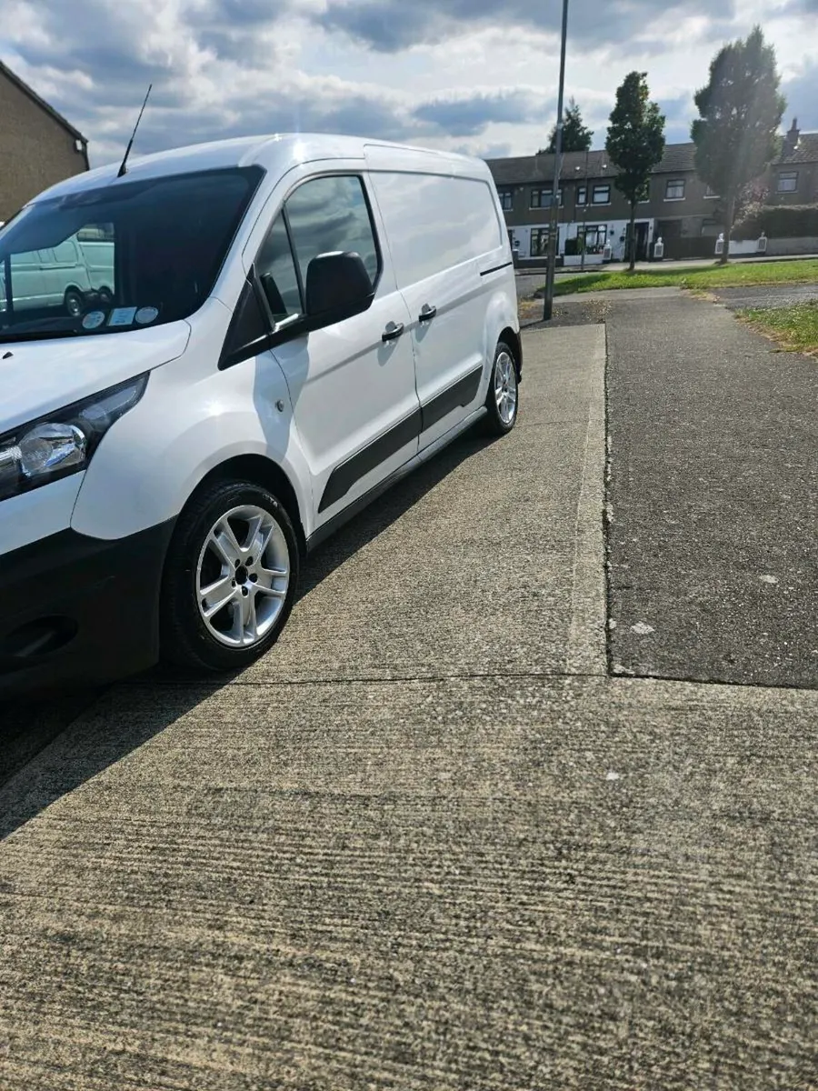 2016 Ford connect 3seat LWB cvrt 6/26 - Image 2