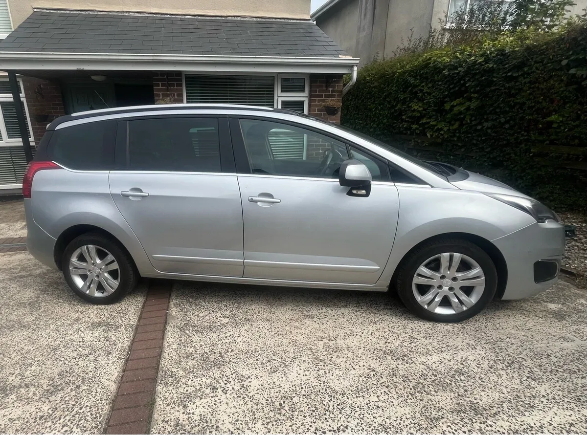Peugeot 5008 1.6HDI Active 7Seats - Image 2