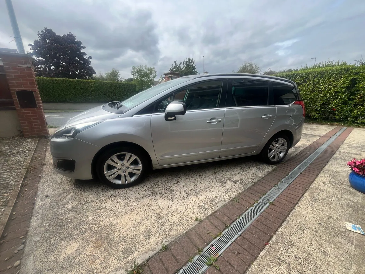 Peugeot 5008 1.6HDI Active 7Seats - Image 4