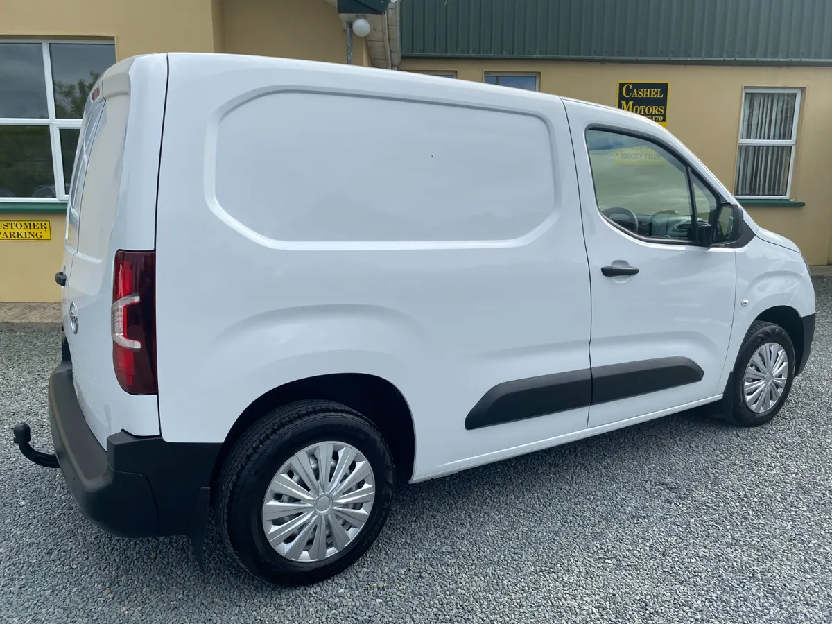 100bhp 6 Speed, Only 35k  Komfort model €75p/w - Image 3