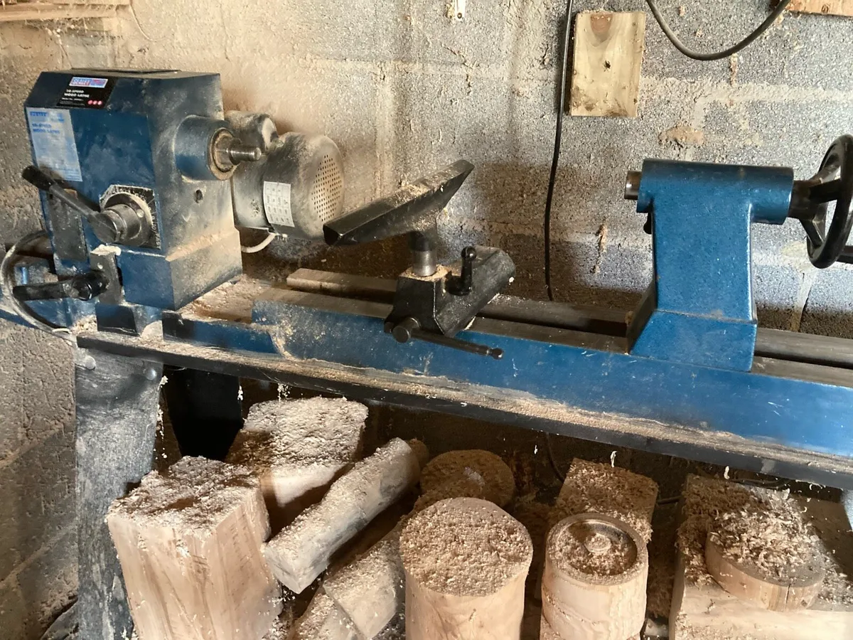 Woodturning lathe - Image 3