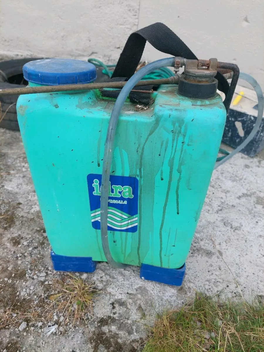 knapsack sprayer x2 €50 for both - Image 1