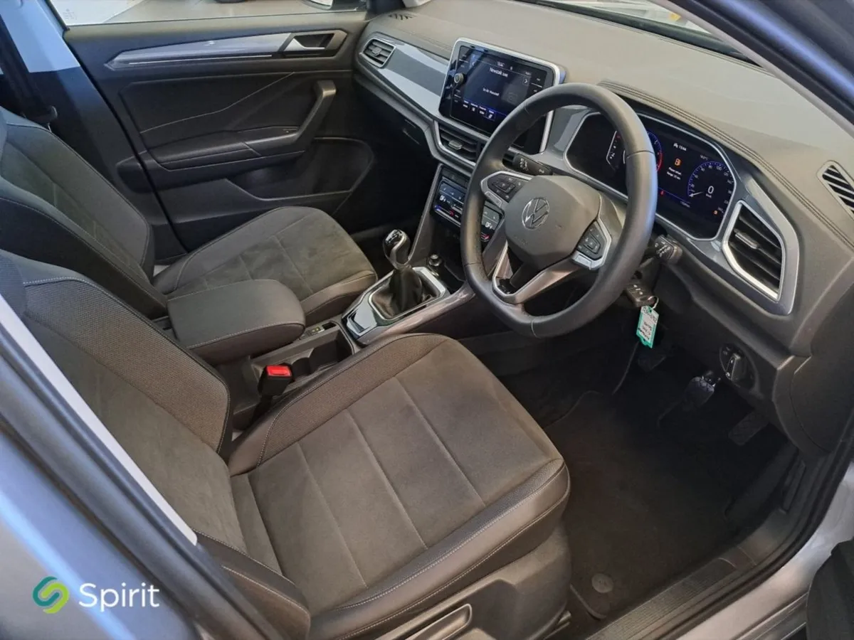 Volkswagen T-Roc Life 110HP Call John 0861913954 - Image 4