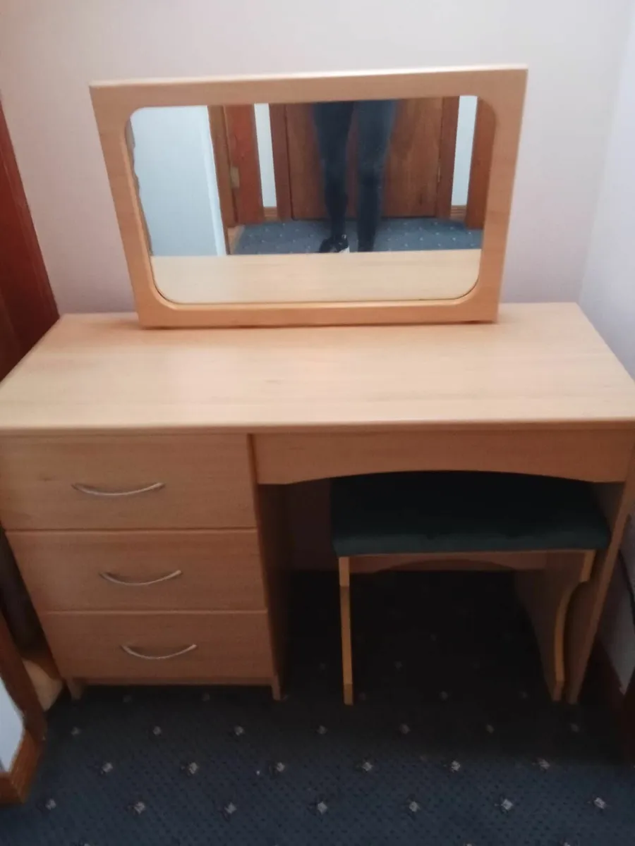 Dressing table