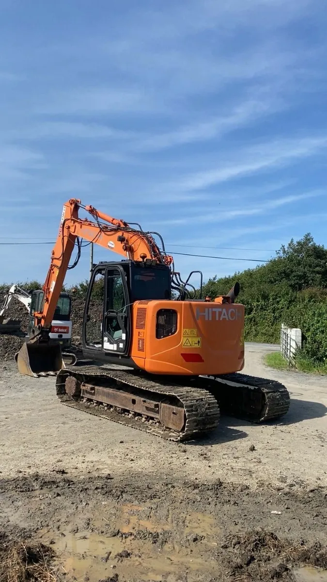 Zaxis 135 excavator - Image 3