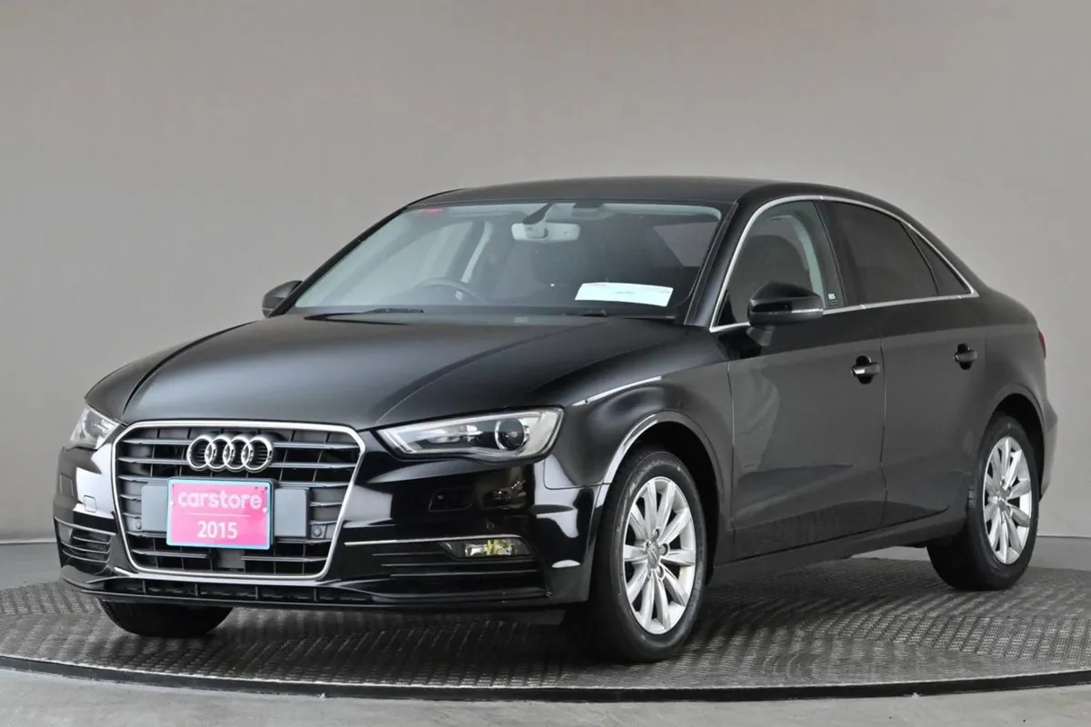 Audi A3 1.4 Tfsi S-tronic 4DR  reverse Cam park S - Image 3