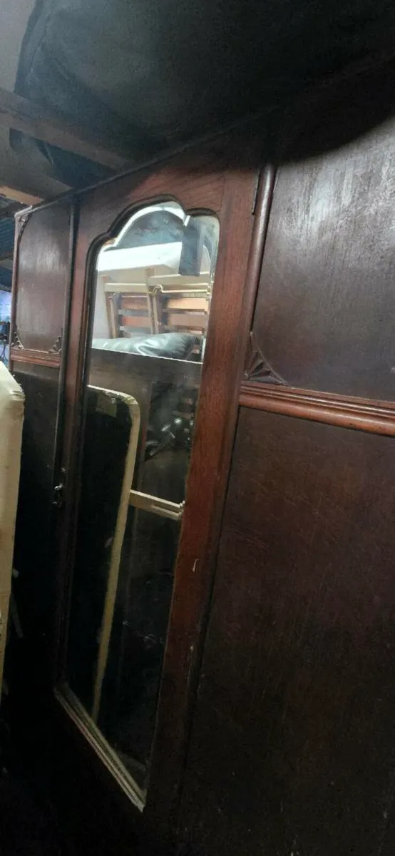 delivery available - Image 1