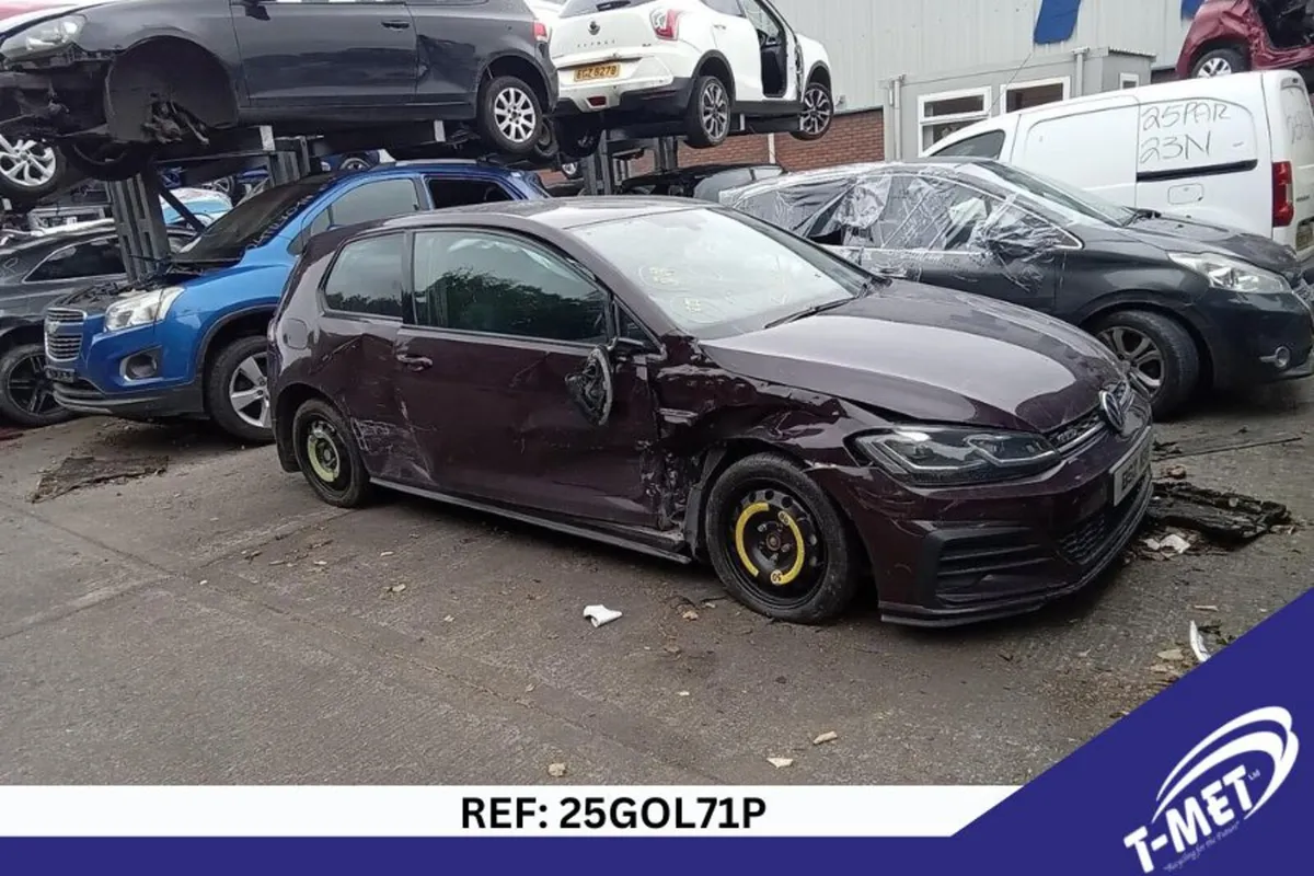 2017 VOLKSWAGEN GOLF BREAKING FOR PARTS - Image 3