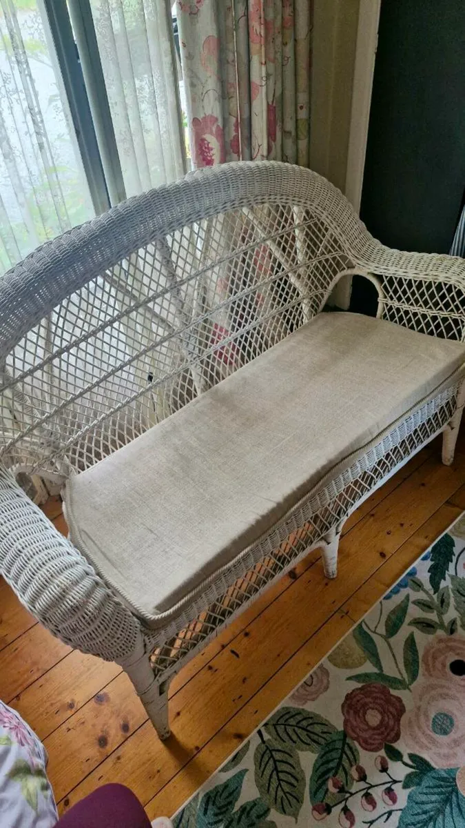 Wicker couch - Image 2