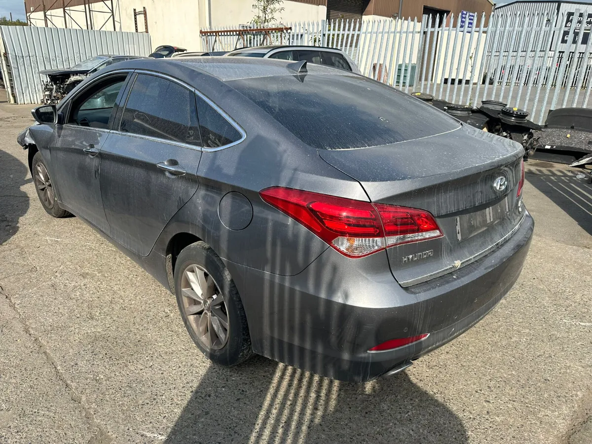 18 HYUNDAI I40 1.7 CRDI (D4FDF) FOR BREAKING - Image 3