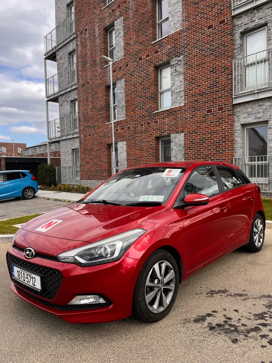 2016 Hyundai i20 Deluxe - Image 1