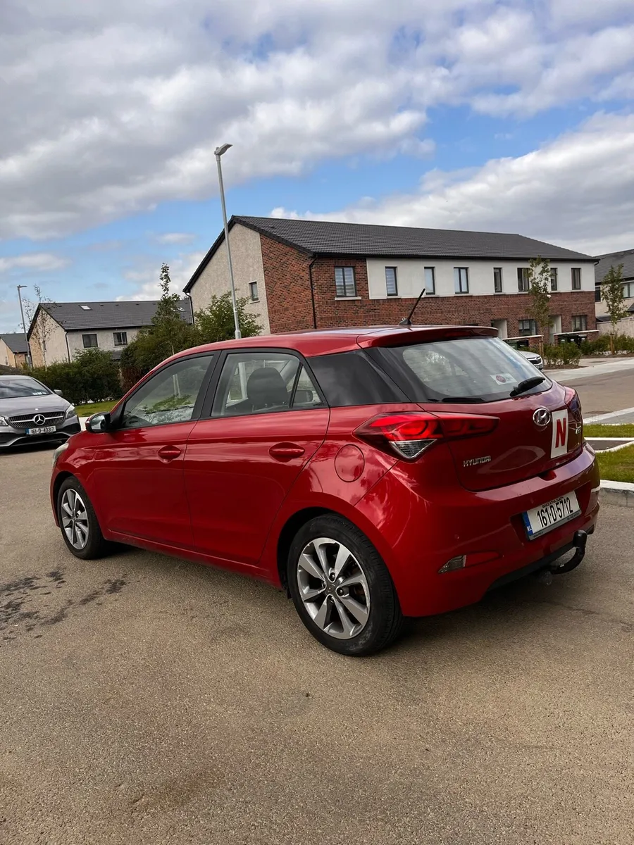 2016 Hyundai i20 Deluxe - Image 3