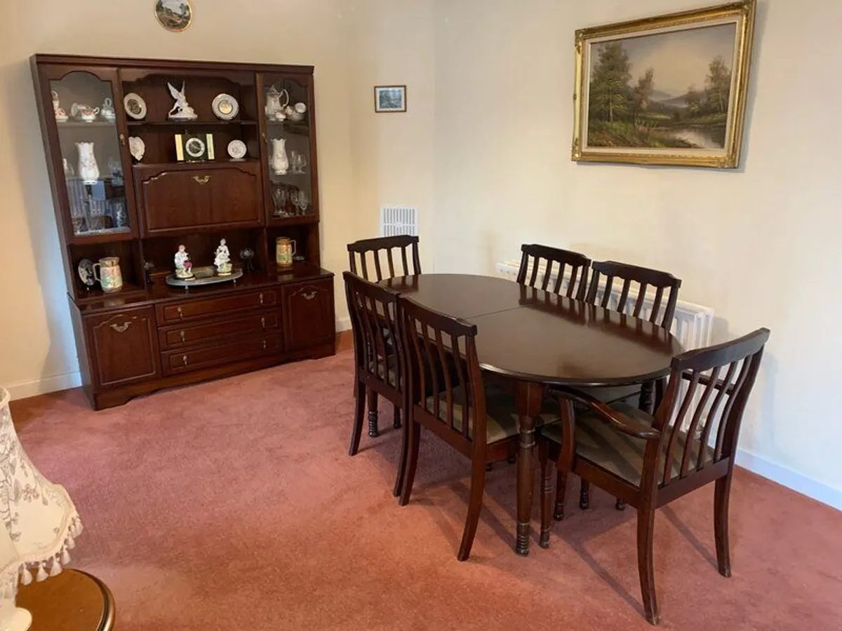Mahogany table and chairs with floor standing unit - Image 1