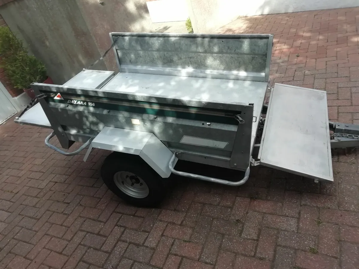 Trailer - Image 1