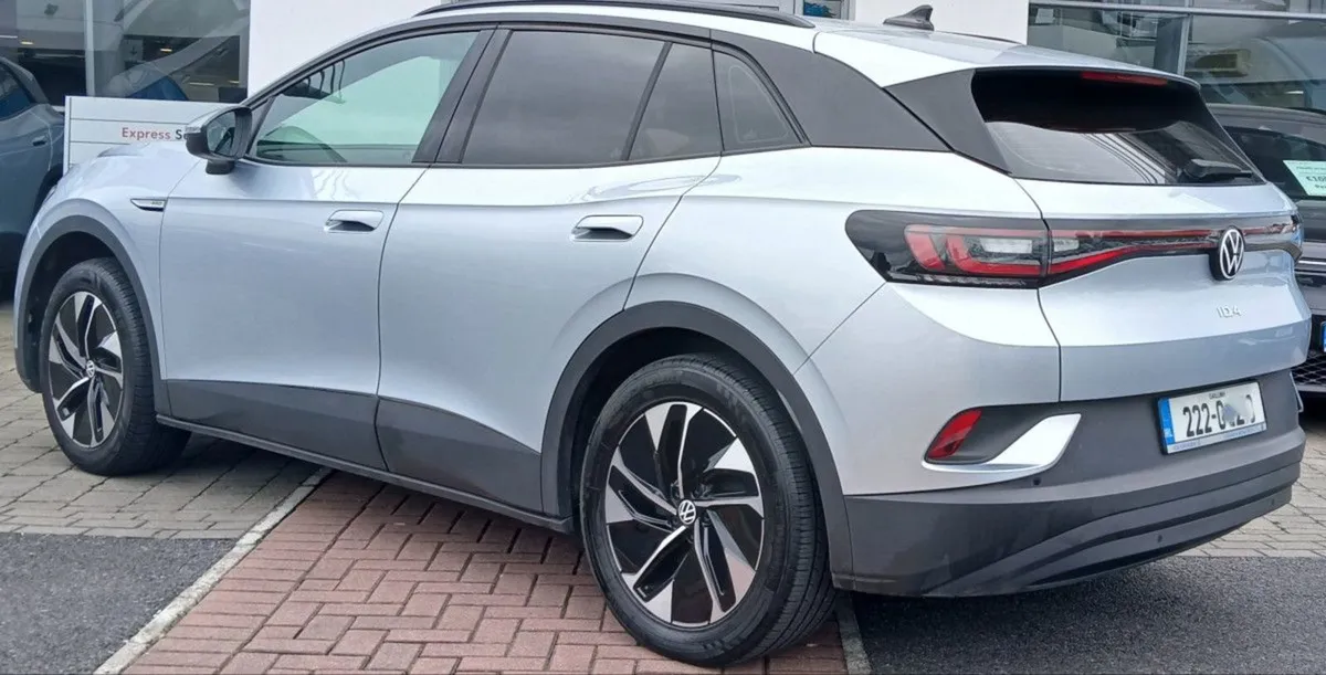 Volkswagen ID.4 Life 77kwh 204HP  fully Electric - Image 4