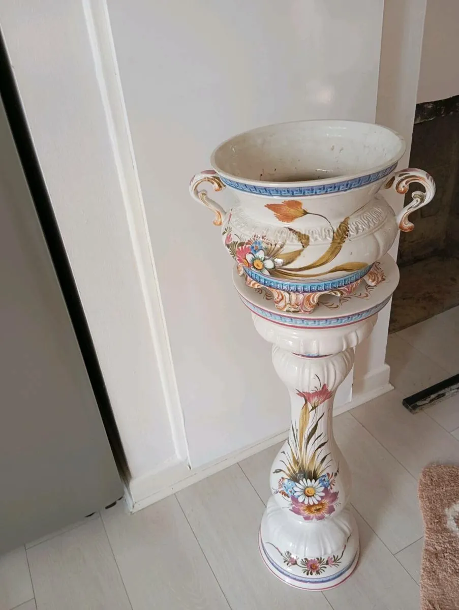 Pedestal and plant pot - Image 4