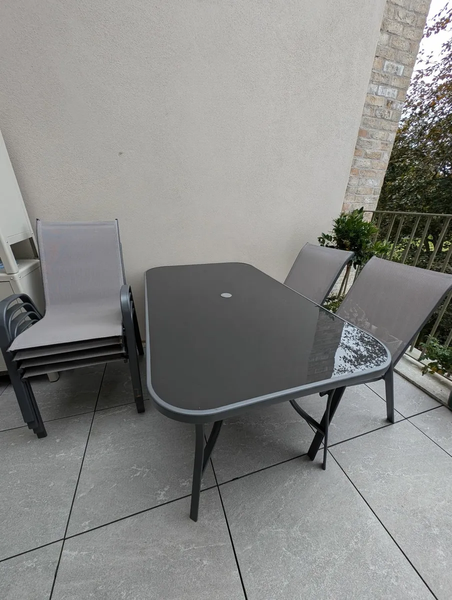 Garden dining table and chairs - Image 3