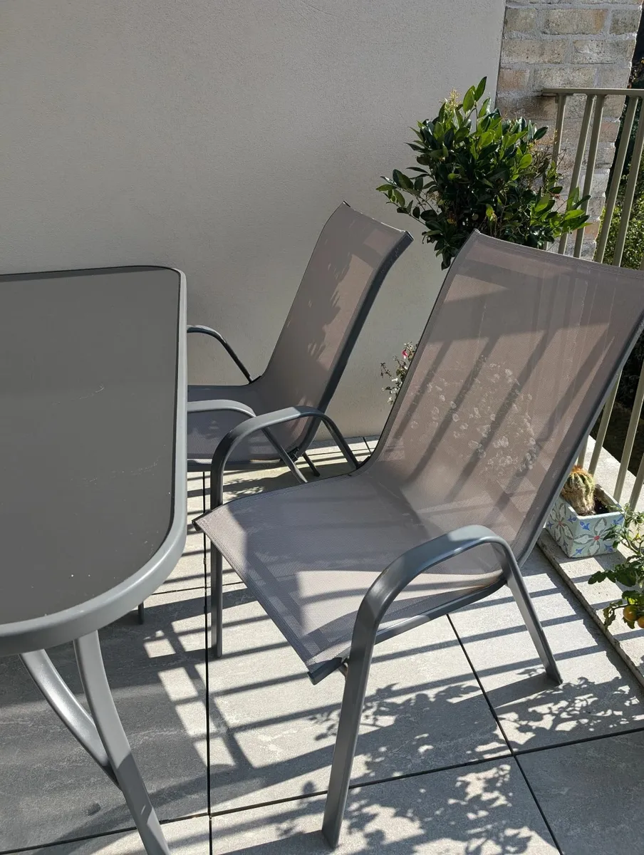 Garden dining table and chairs - Image 4
